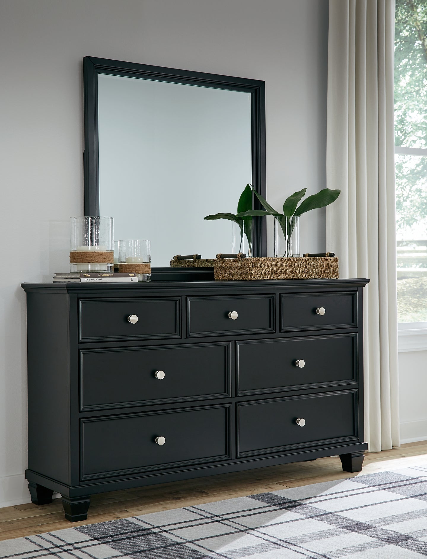 Lanolee Twin Panel Bed with Mirrored Dresser