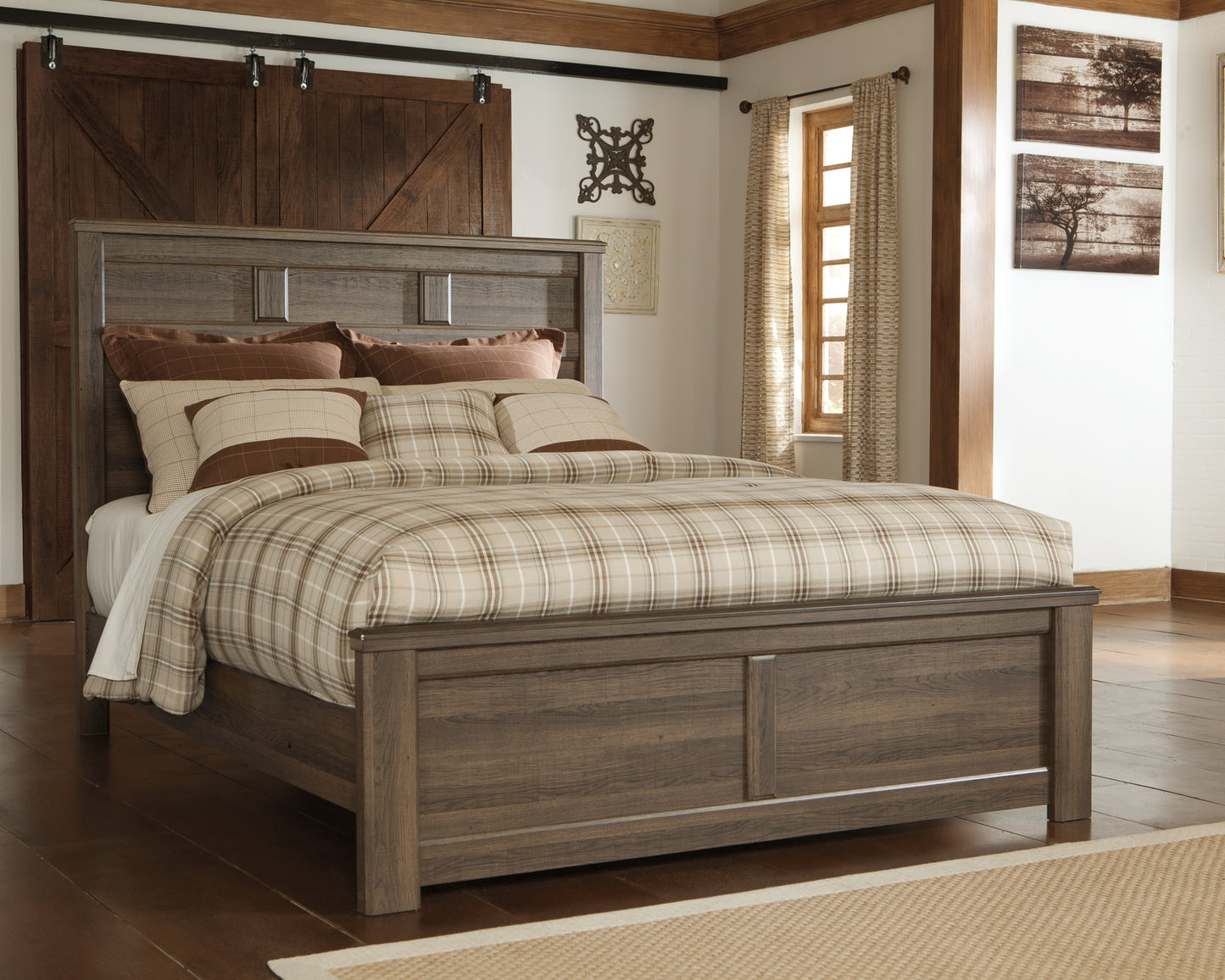 Juararo Queen Panel Bed with Mirrored Dresser